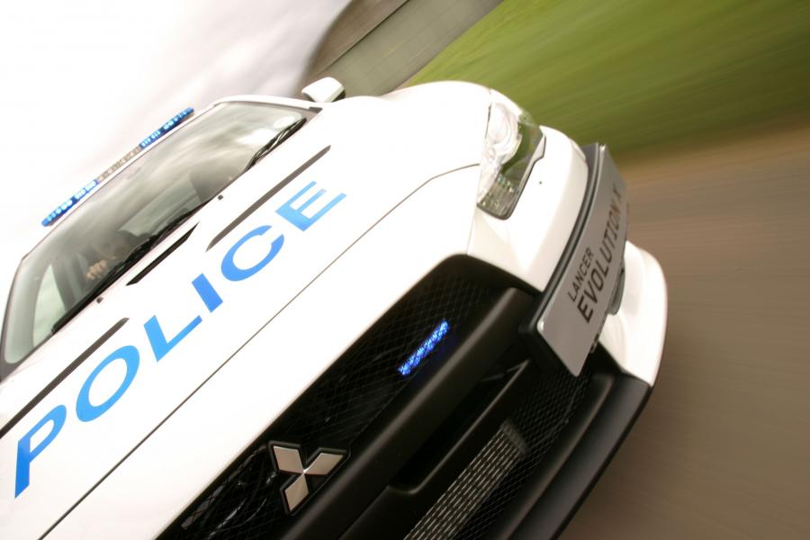  Mitsubishi Lancer Evolution X UK Police Car 2009 года  (фото 8 из 19)